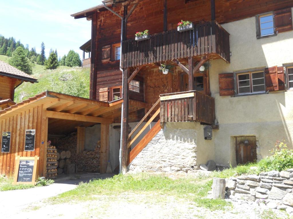 Cafe Pension Muntanella Casti-Wergenstein Bagian luar foto